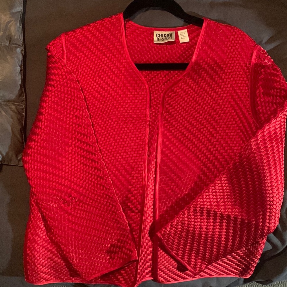 Chicos red woven silk jacket. Looks great with a skirt or pants.